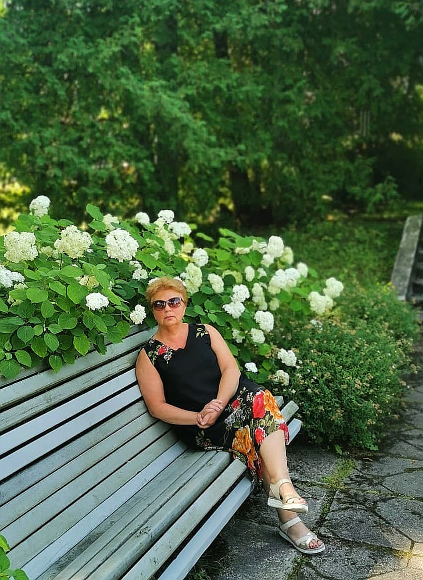 Bench Woman